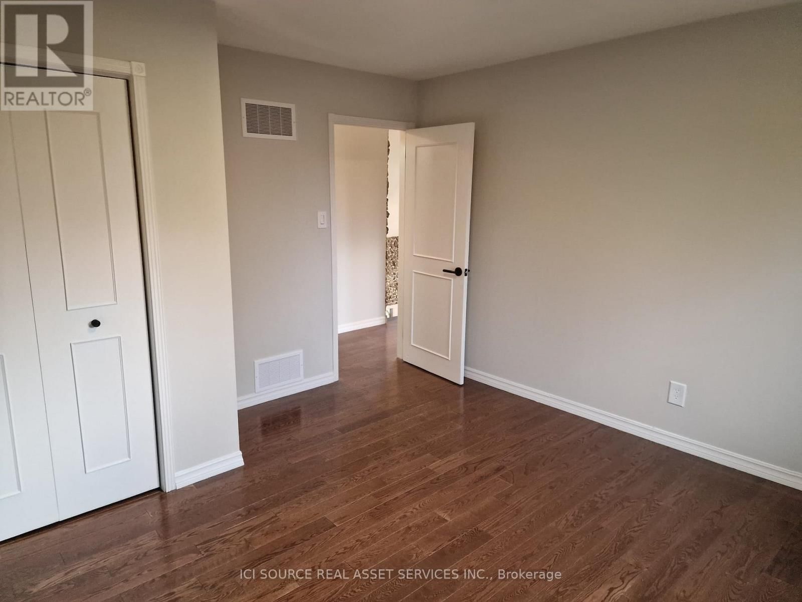 29 BUCKS GREEN ROAD Image 26