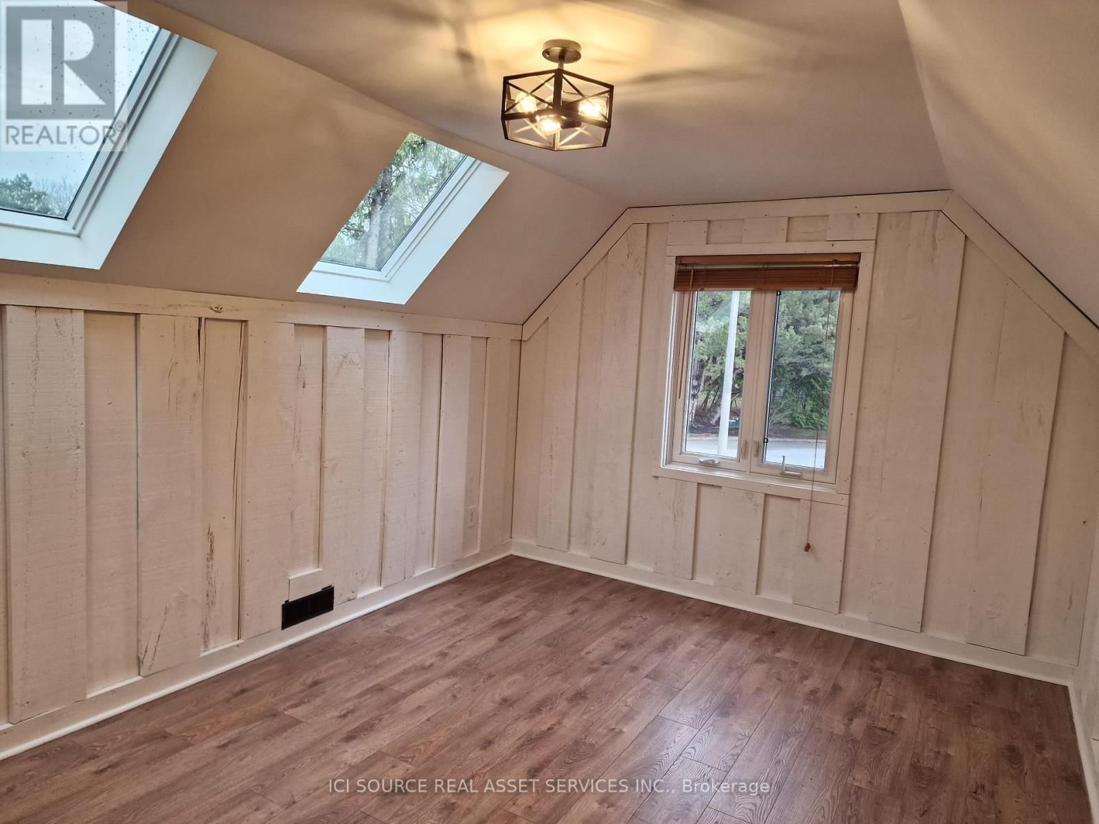 29 BUCKS GREEN ROAD Image 27