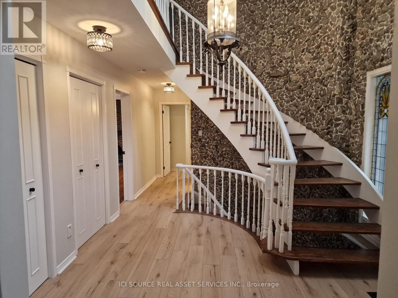 29 BUCKS GREEN ROAD Image 3