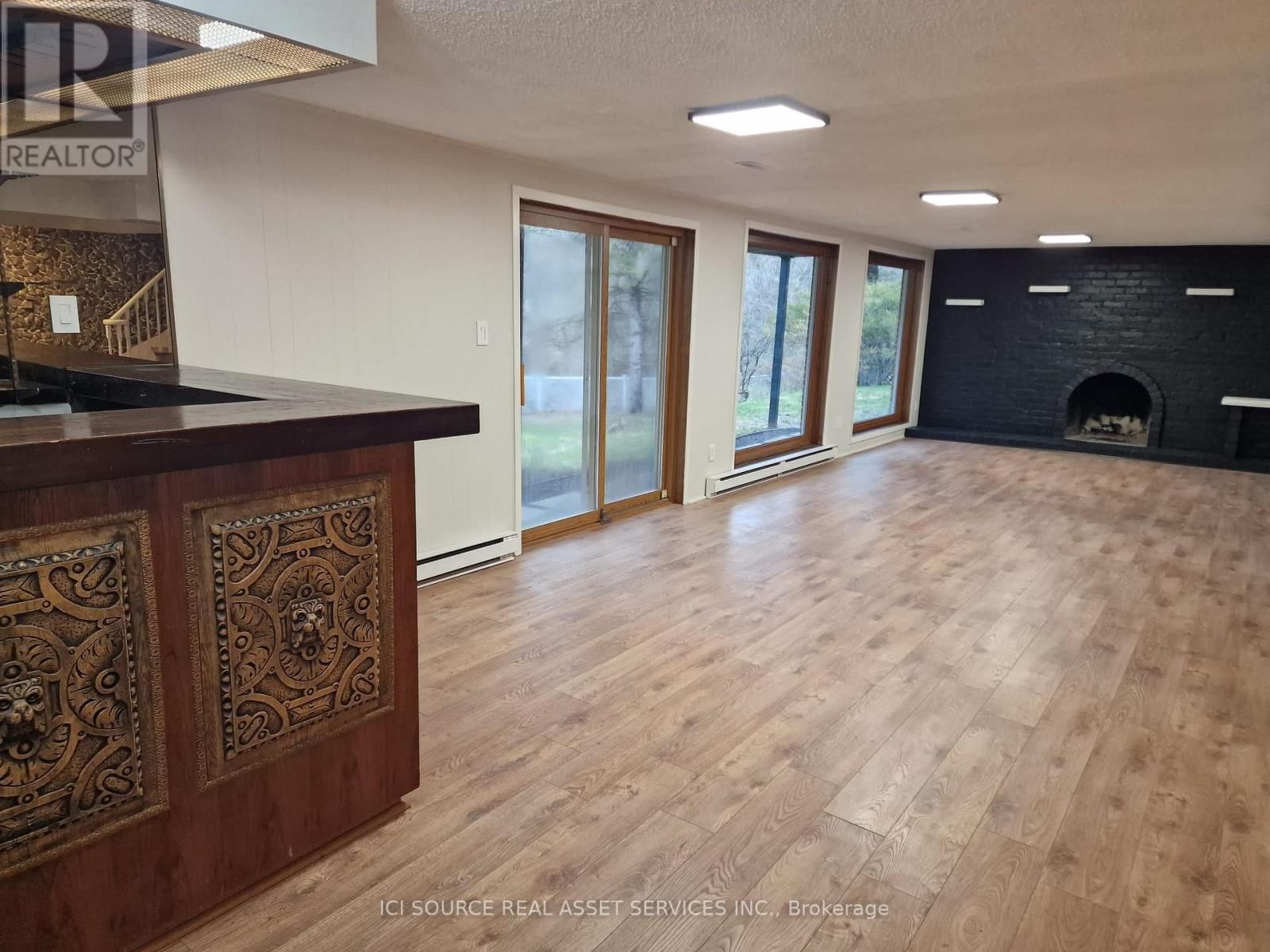 29 BUCKS GREEN ROAD Image 32