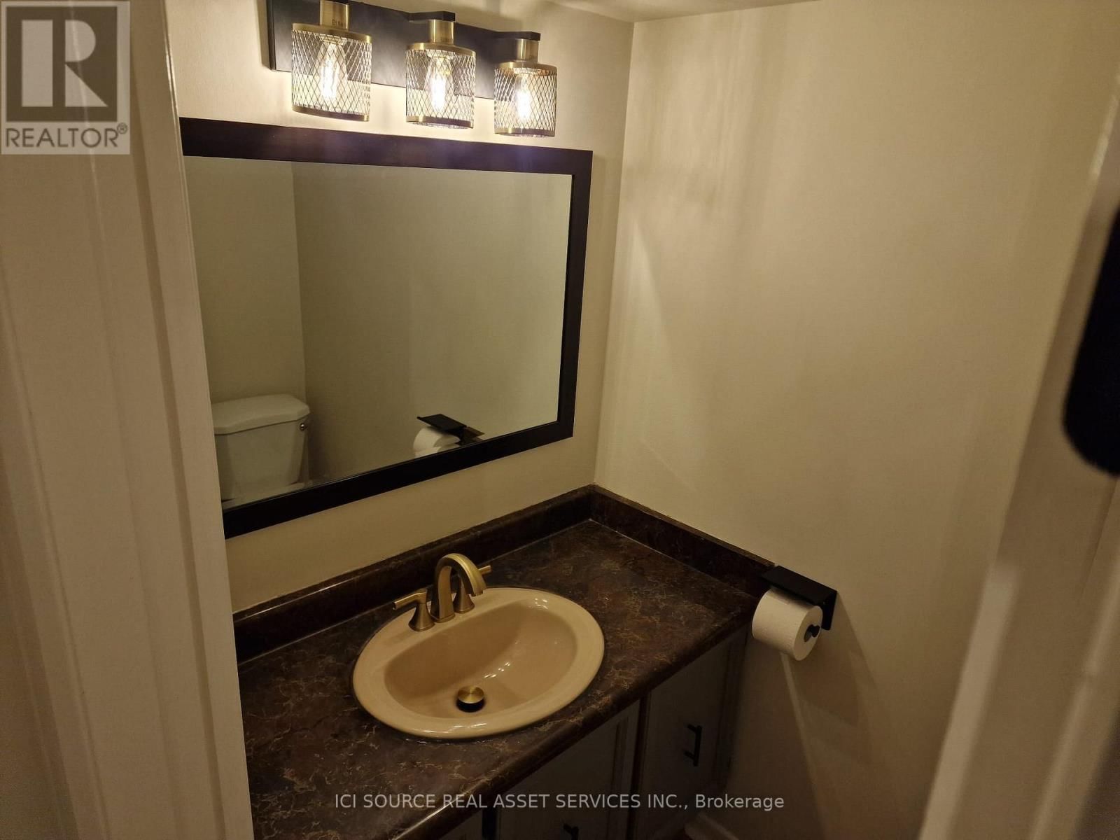 29 BUCKS GREEN ROAD Image 34