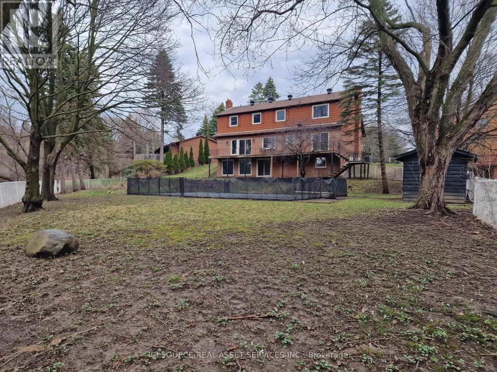 29 BUCKS GREEN ROAD Image 36