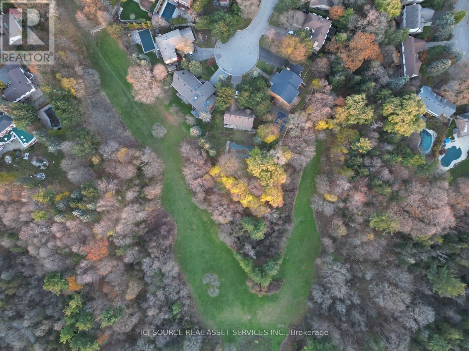 29 BUCKS GREEN ROAD Image 40