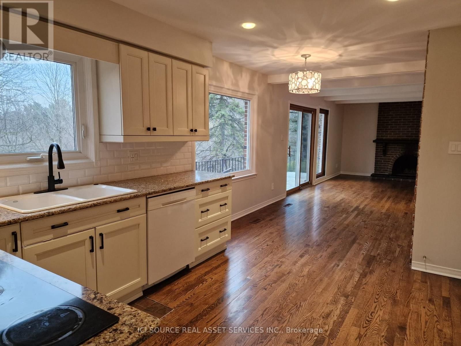 29 BUCKS GREEN ROAD Image 8