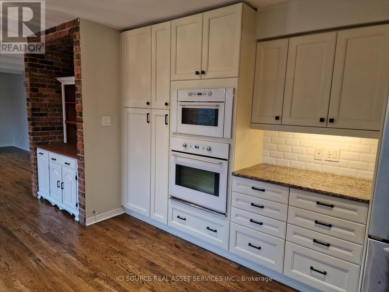 29 BUCKS GREEN ROAD Image 9