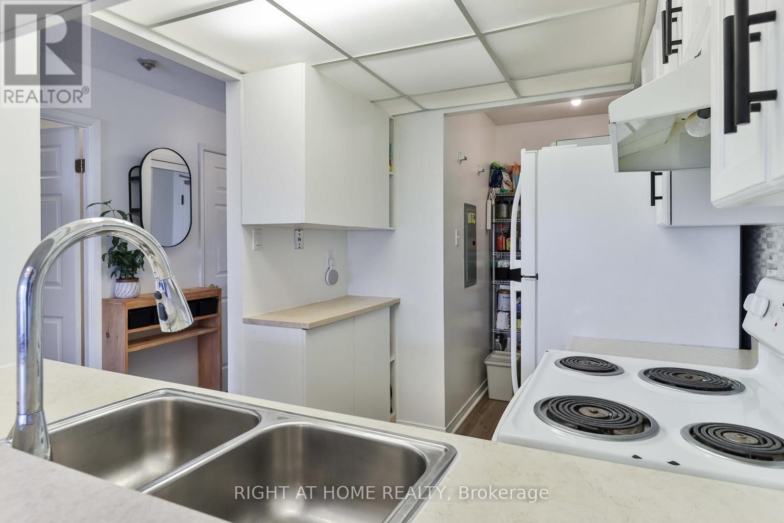 611 - 309 MAJOR MACKENZIE DRIVE EAST Image 22