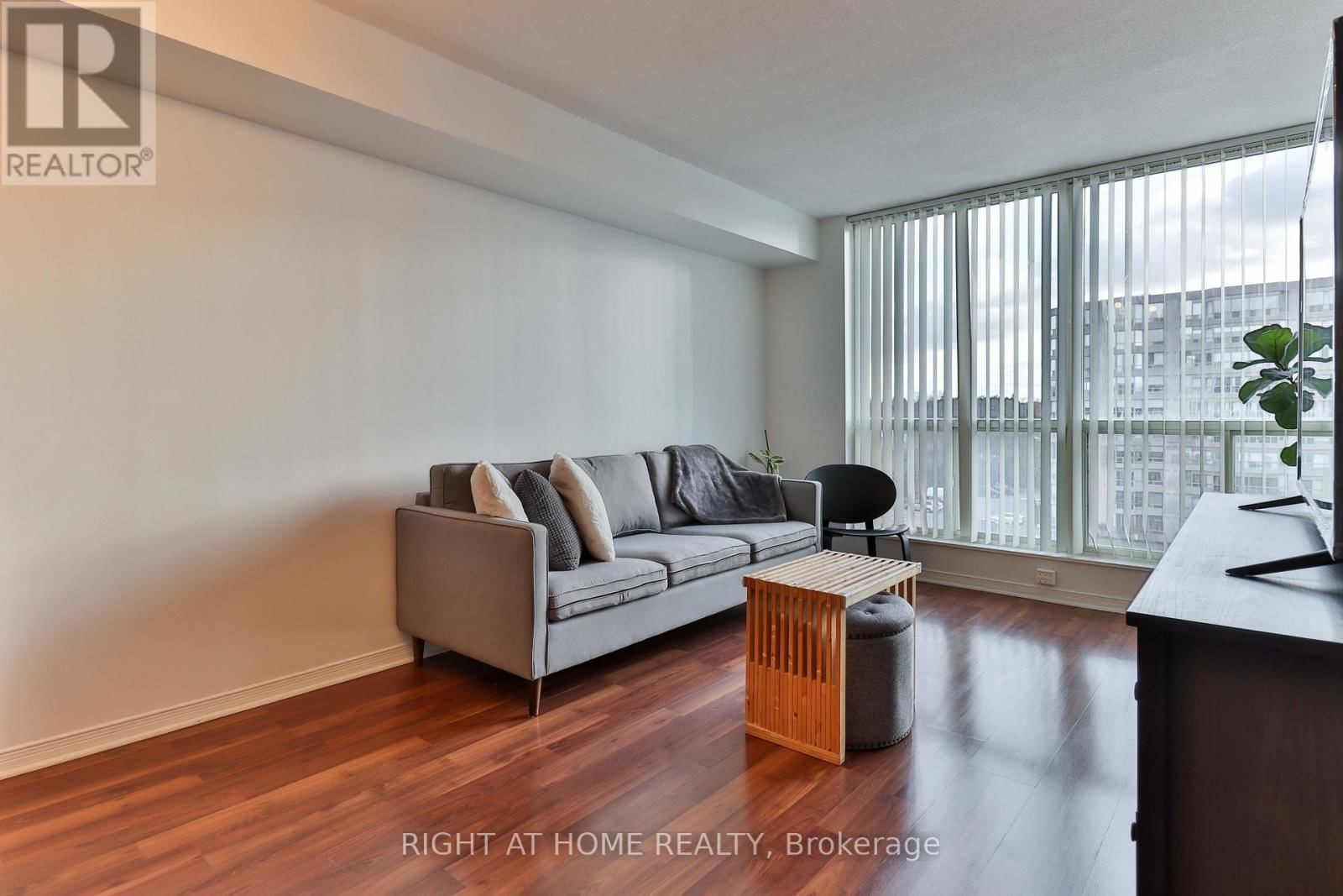 611 - 309 MAJOR MACKENZIE DRIVE EAST Image 28