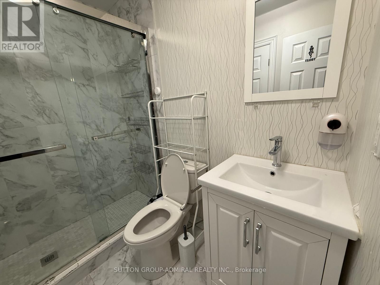 82 HENDERSON DRIVE Image 31