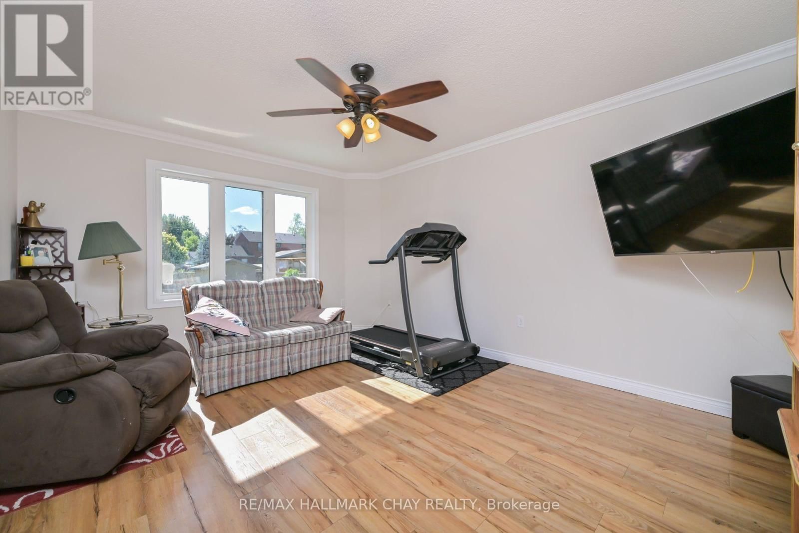 16 BRIAN CRESCENT Image 13