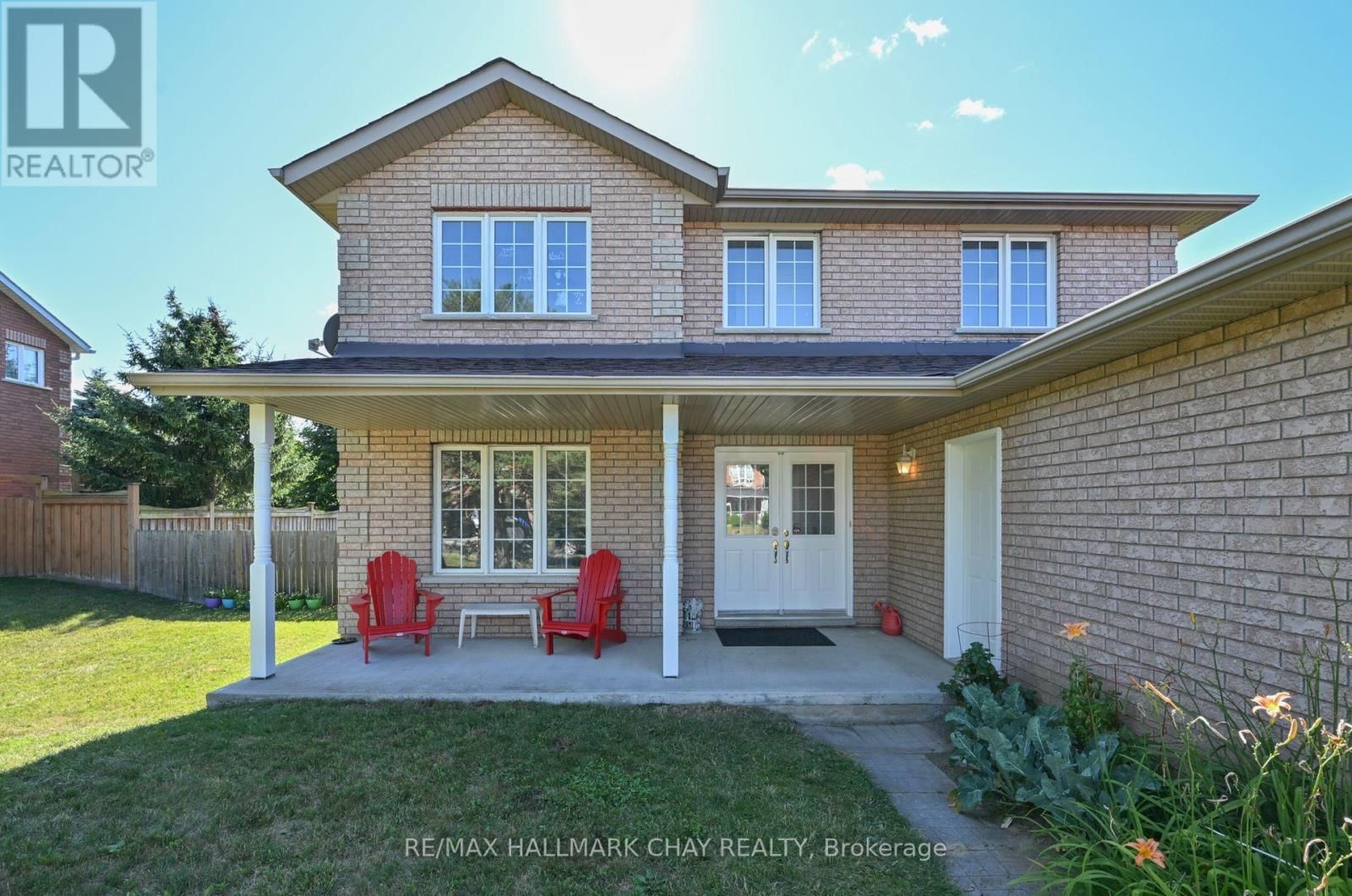 16 BRIAN CRESCENT Image 2