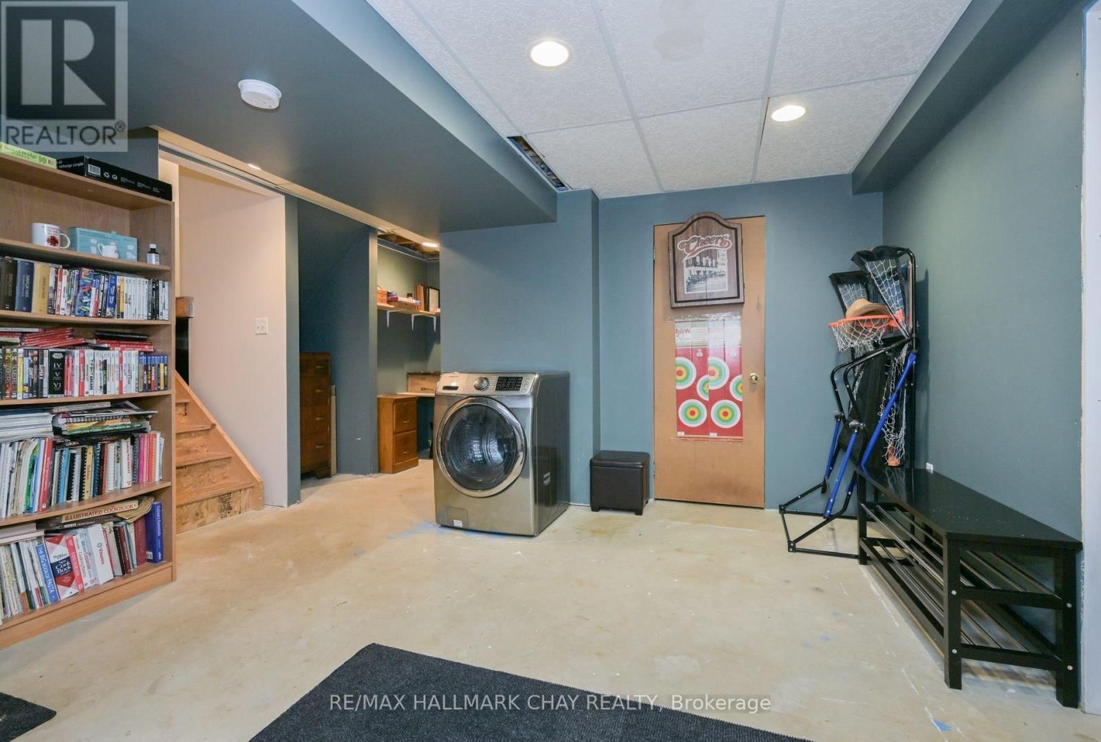 16 BRIAN CRESCENT Image 24