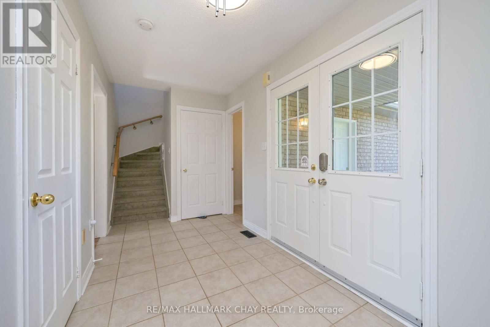 16 BRIAN CRESCENT Image 4