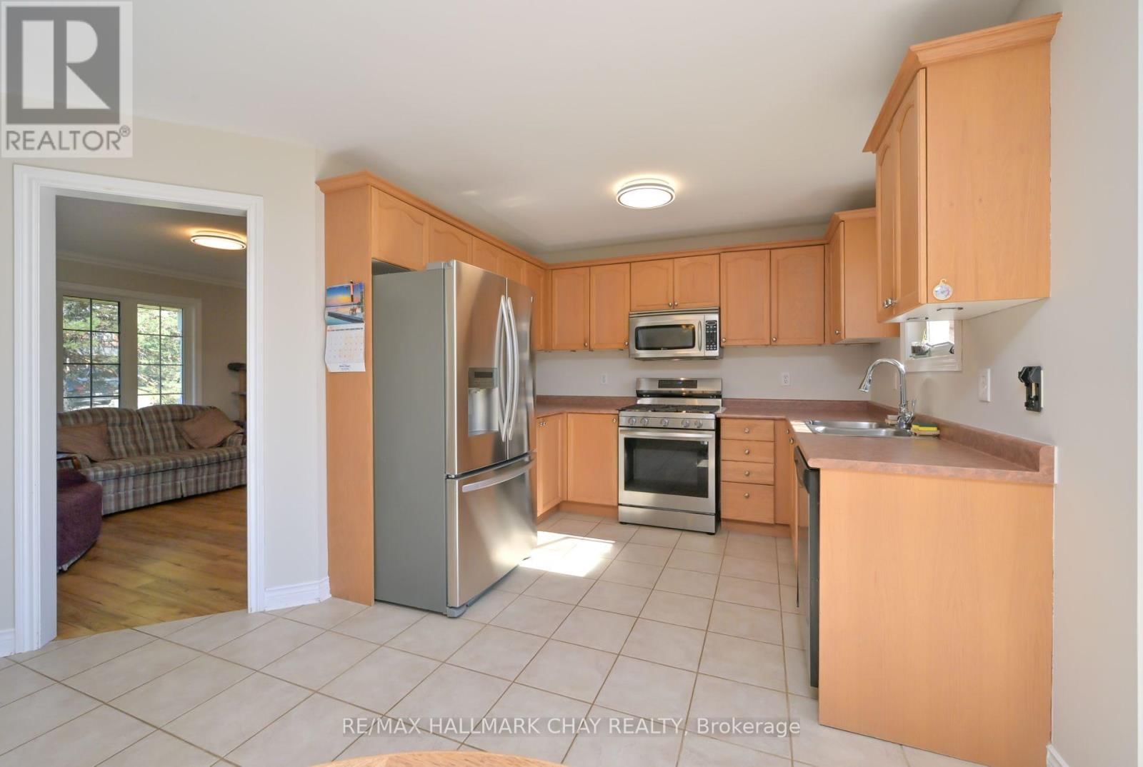 16 BRIAN CRESCENT Image 9