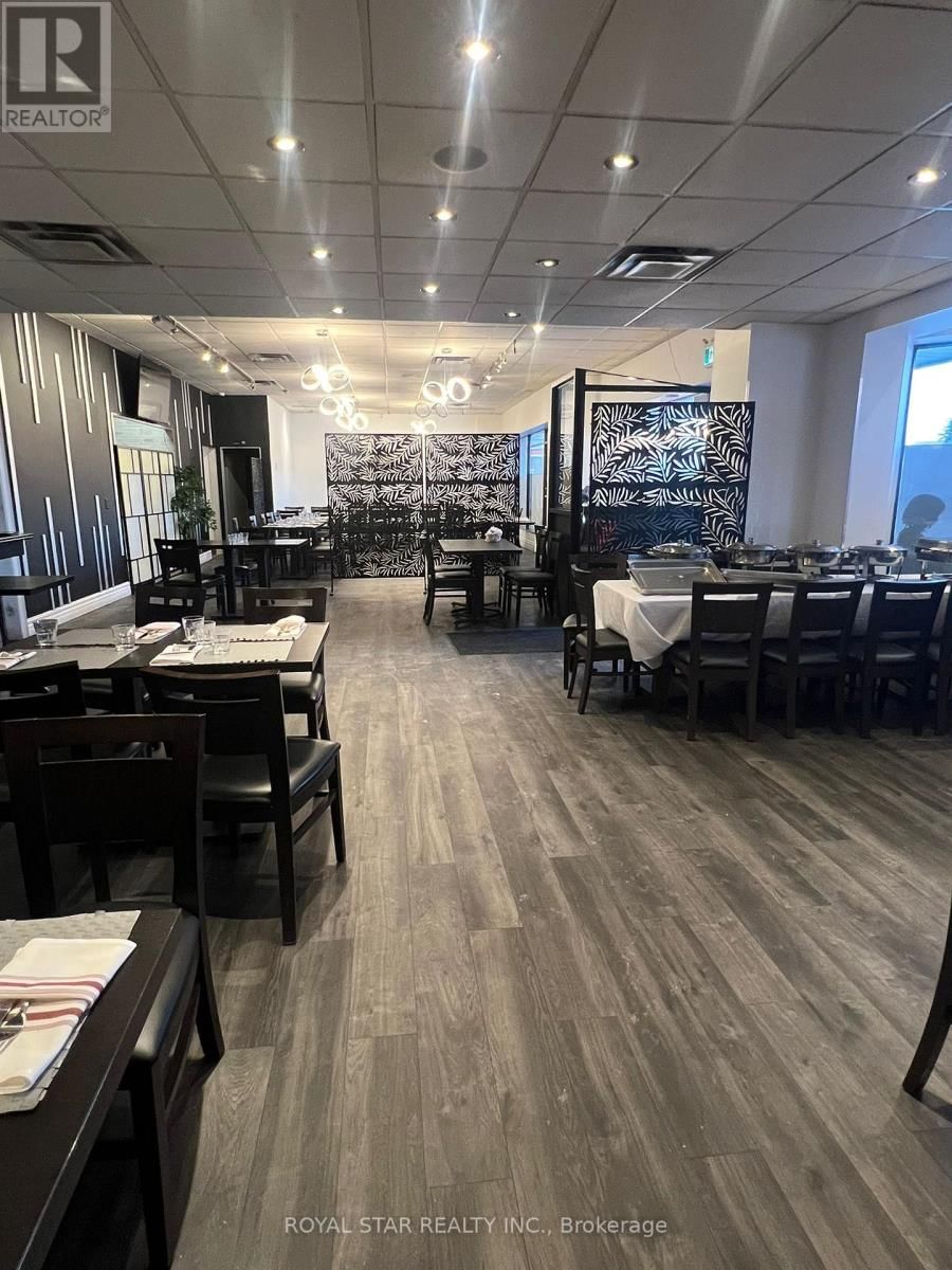 6&7 - 9300 KEELE STREET Image 1