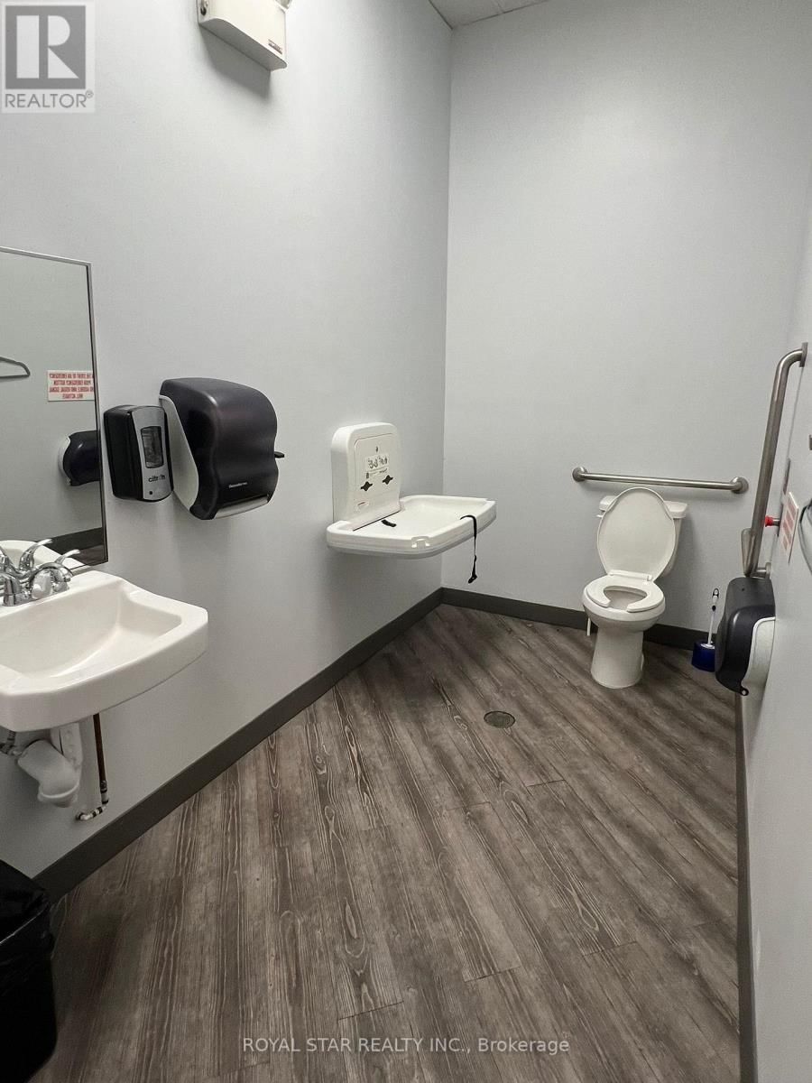 6&7 - 9300 KEELE STREET Image 24