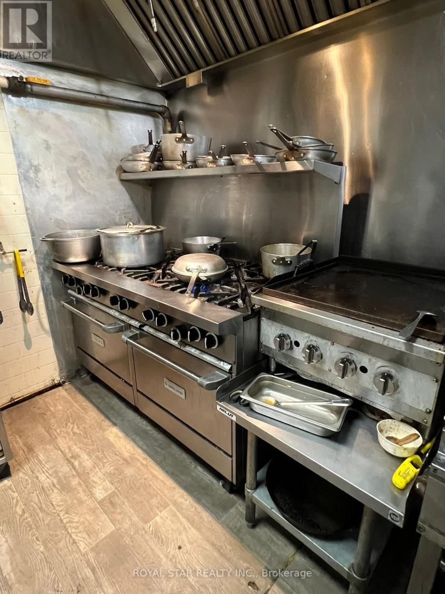 6&7 - 9300 KEELE STREET Image 25