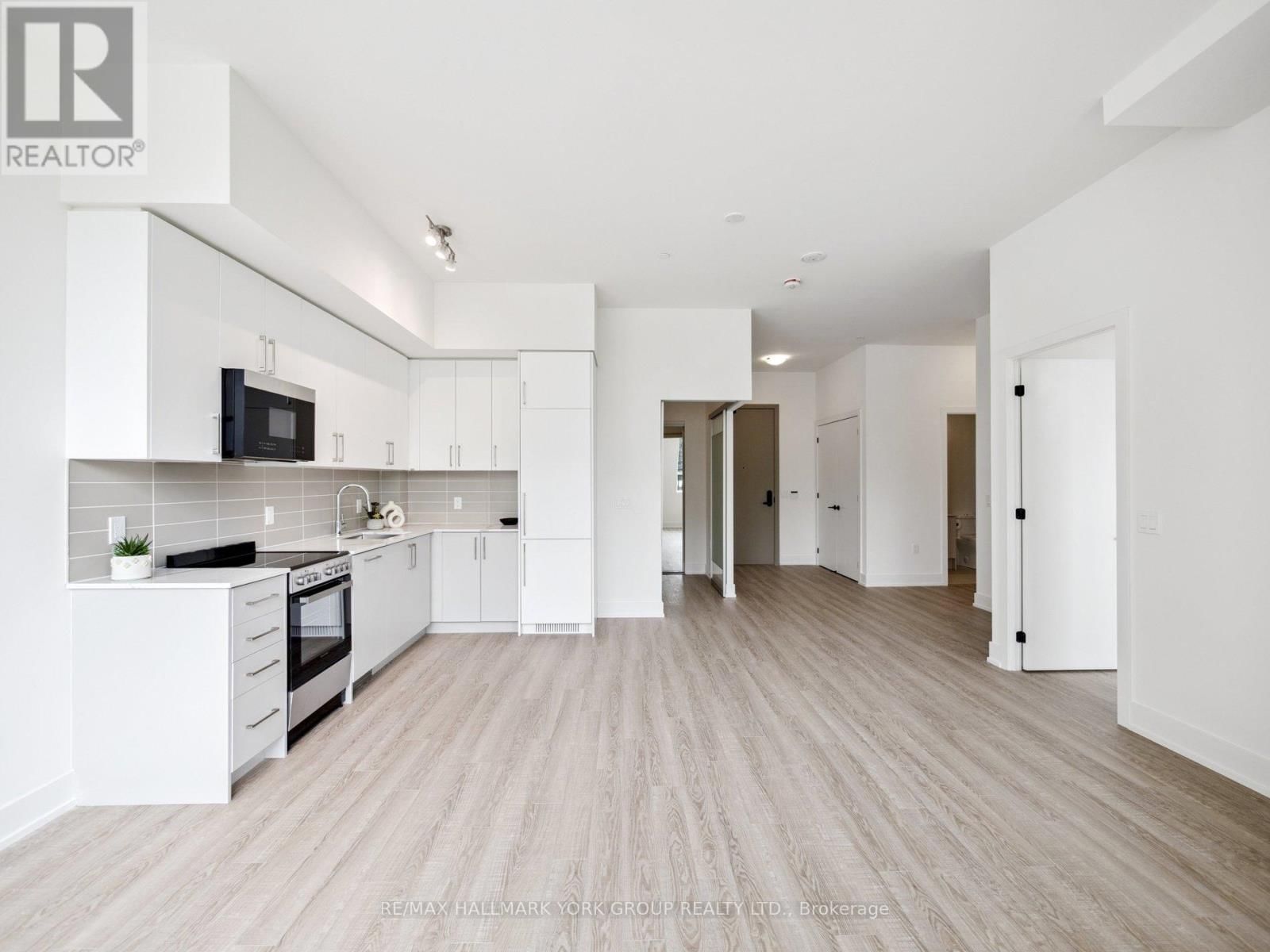 104 - 2075 KING ROAD Image 13