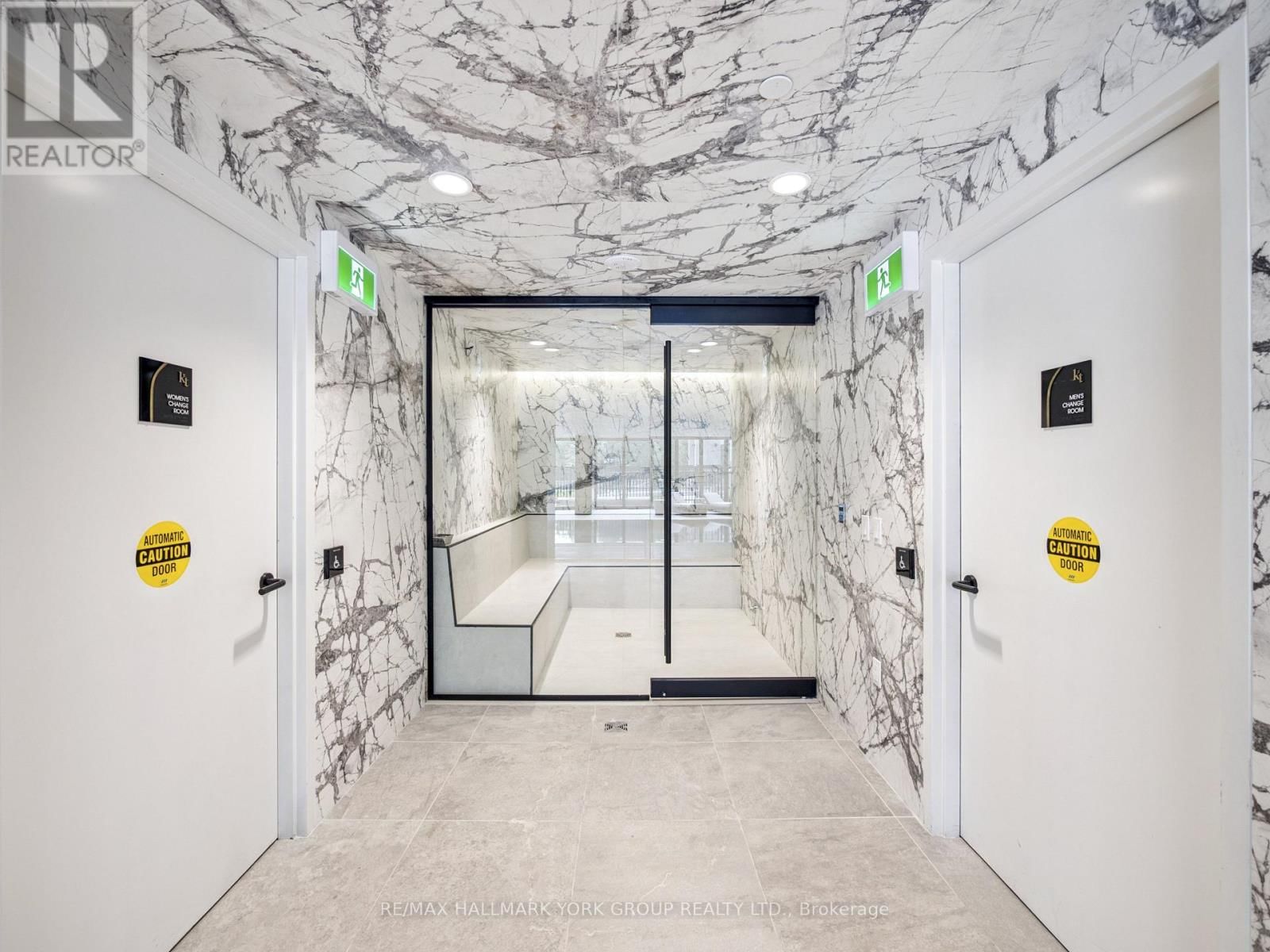 104 - 2075 KING ROAD Image 25