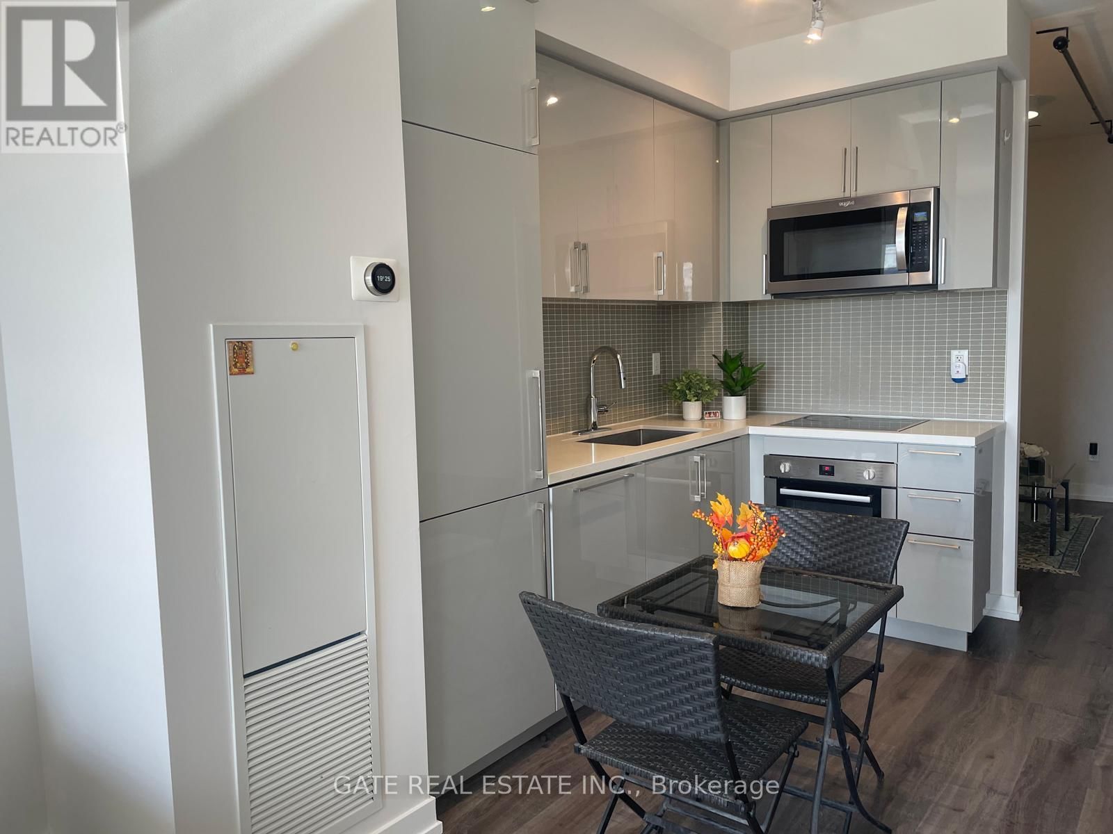 511 - 1 GRANDVIEW AVENUE Image 11