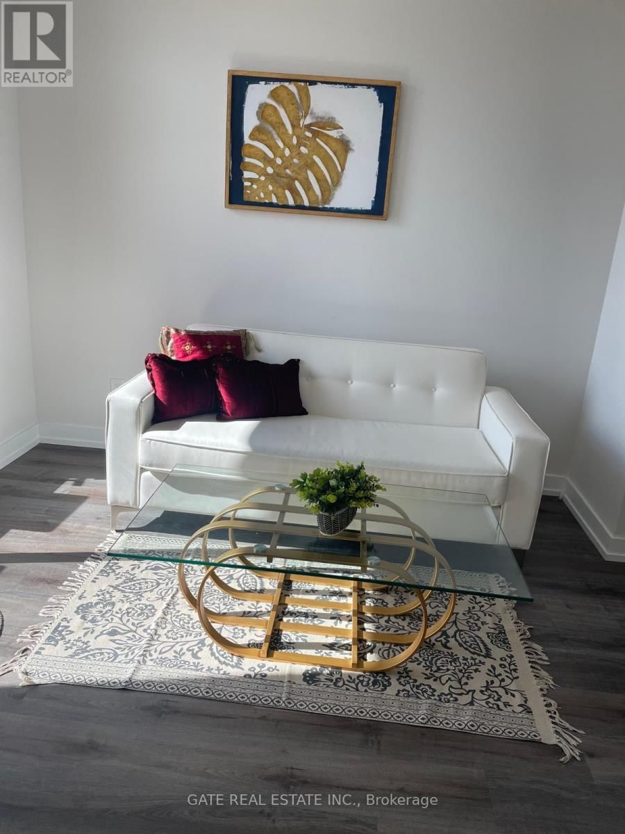 511 - 1 GRANDVIEW AVENUE Image 16