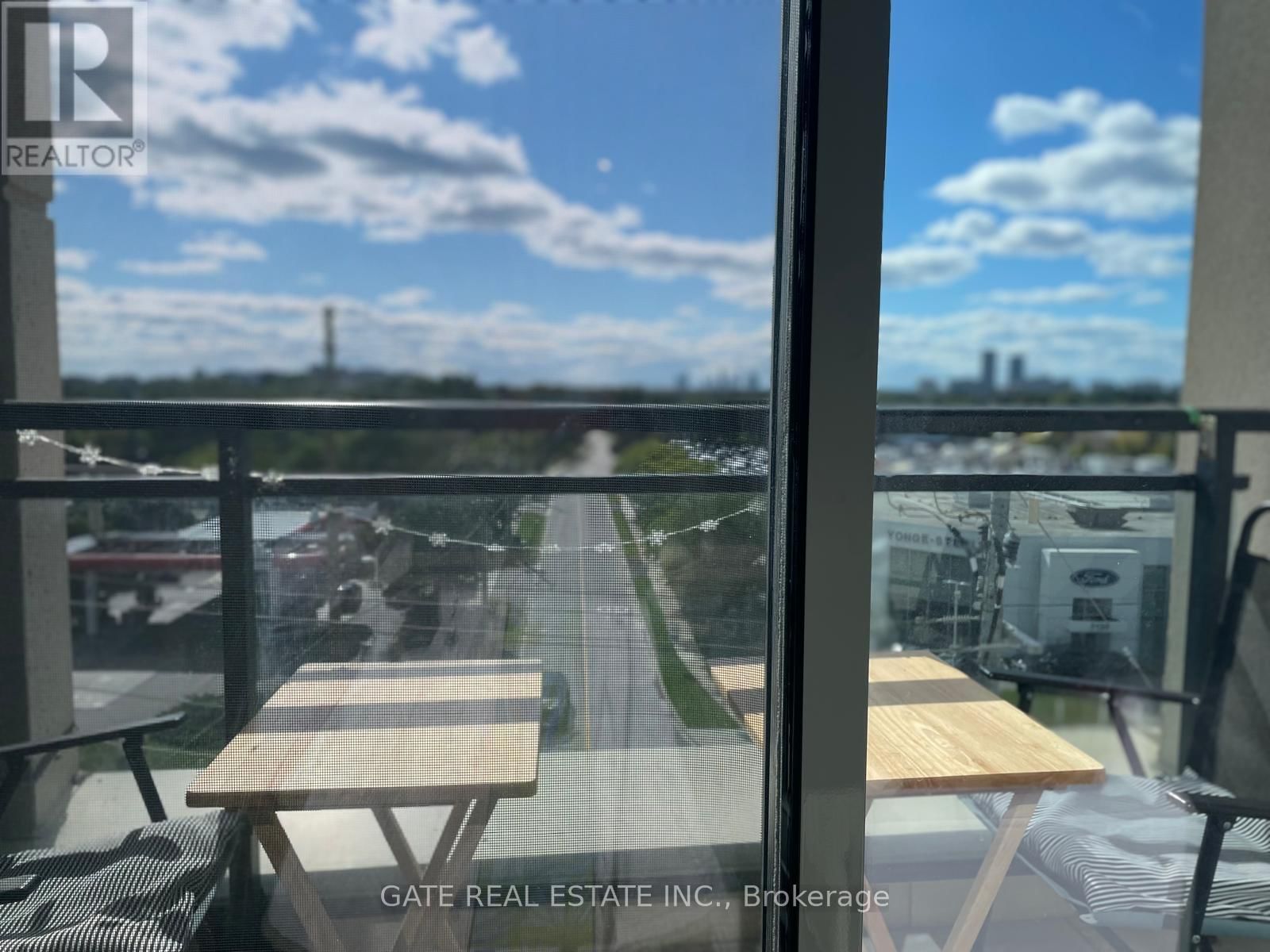 511 - 1 GRANDVIEW AVENUE Image 19