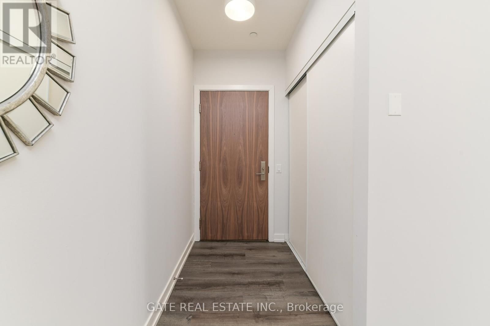 511 - 1 GRANDVIEW AVENUE Image 8