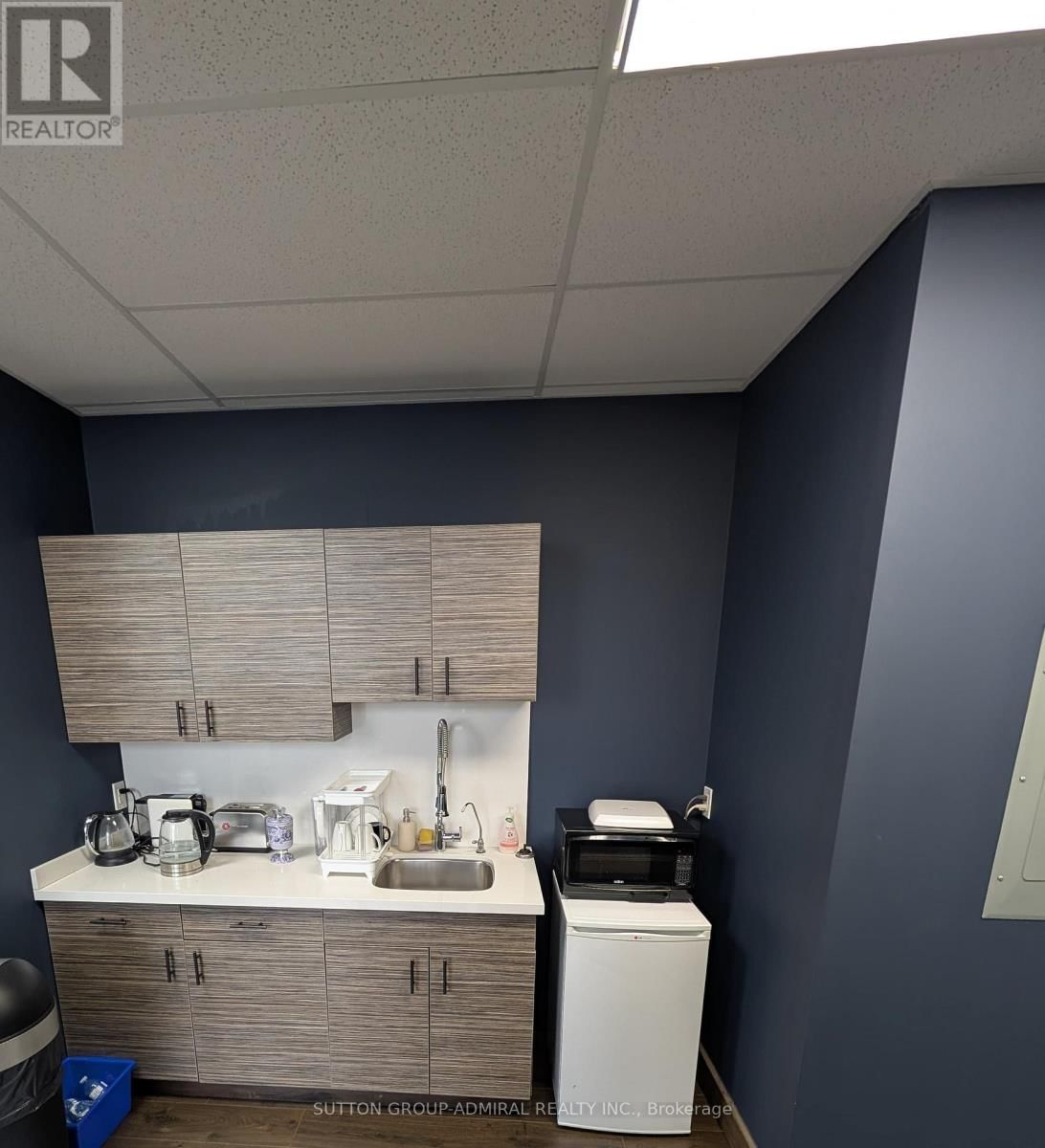 301 - 10376 YONGE STREET Image 13