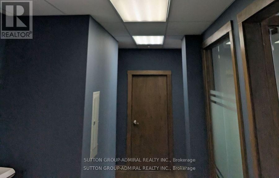 301 - 10376 YONGE STREET Image 16