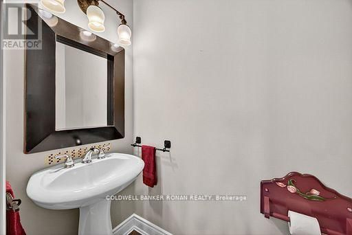 8 MONTEBELLO TERRACE Image 28