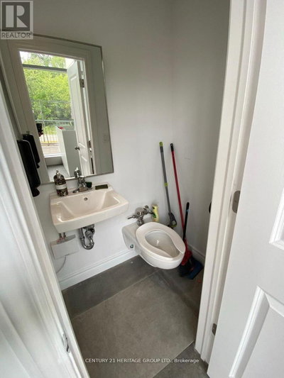 Image #1 of Commercial for Sale at Yonge, Richmond Hill , Ontario