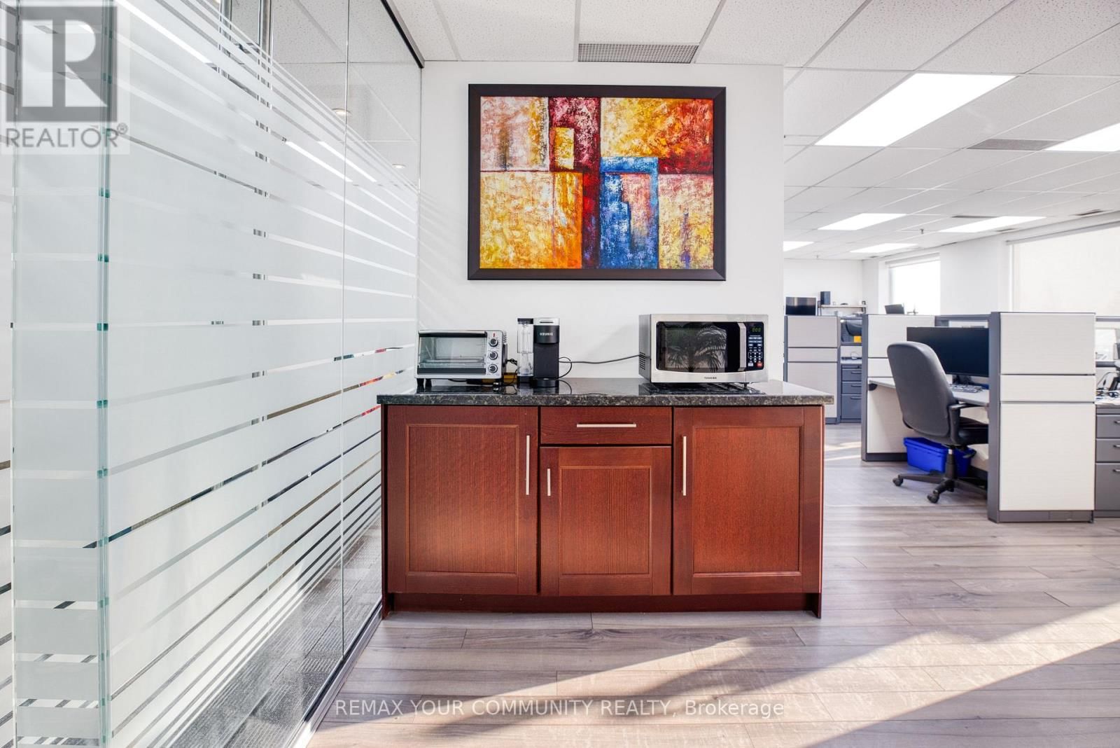 305 - 2750 14TH AVENUE Image 13