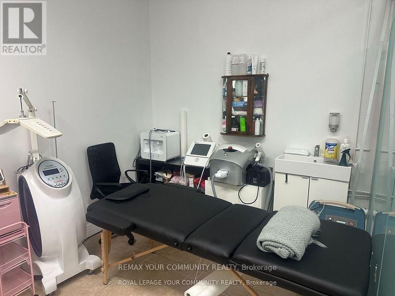 214 - 7163 YONGE STREET Image 2