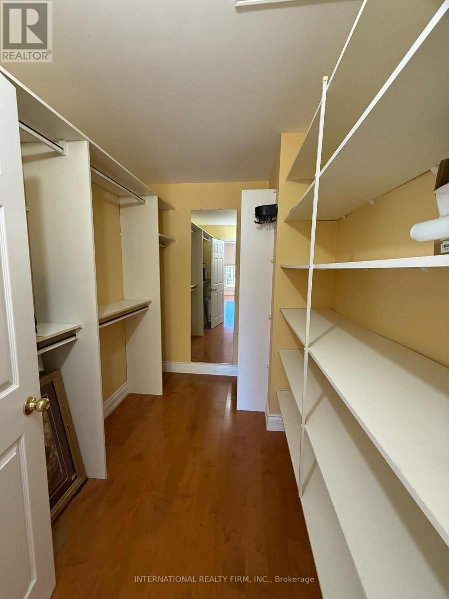 276 SHERIDAN COURT Image 17