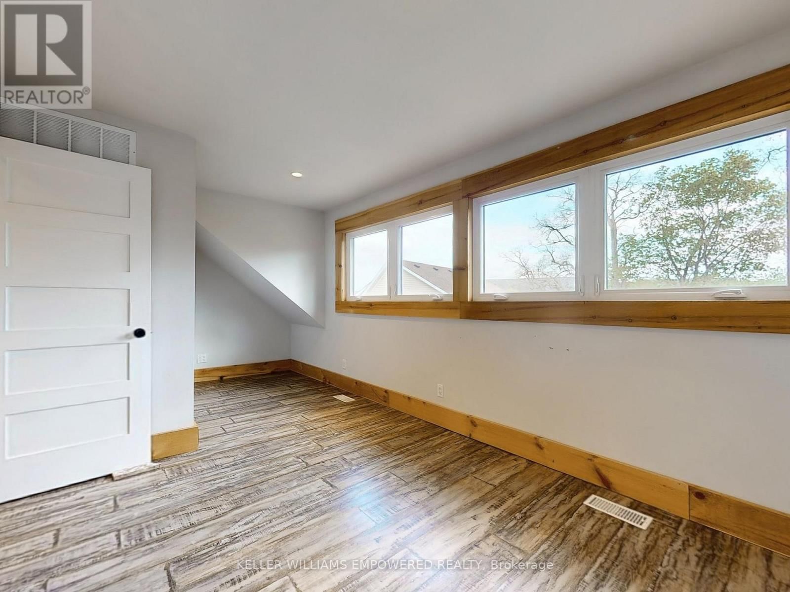 8 MACLEOD ESTATE COURT Image 35