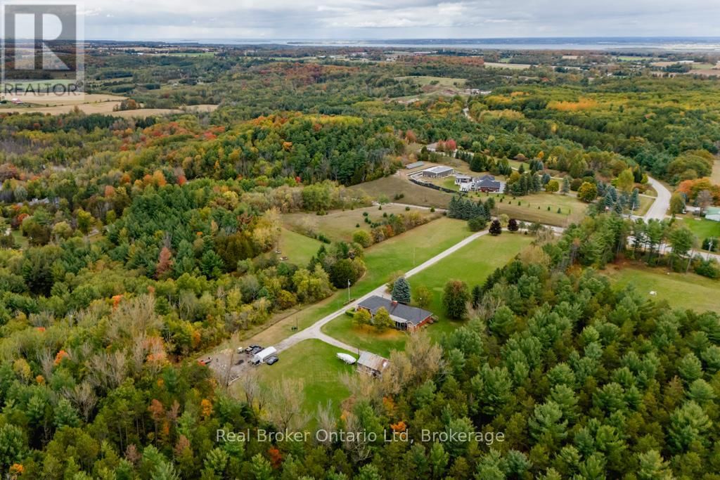 4060 10TH SIDEROAD Image 45