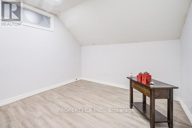 A206 - 15 CORNELL MEADOWS AVENUE Image 15