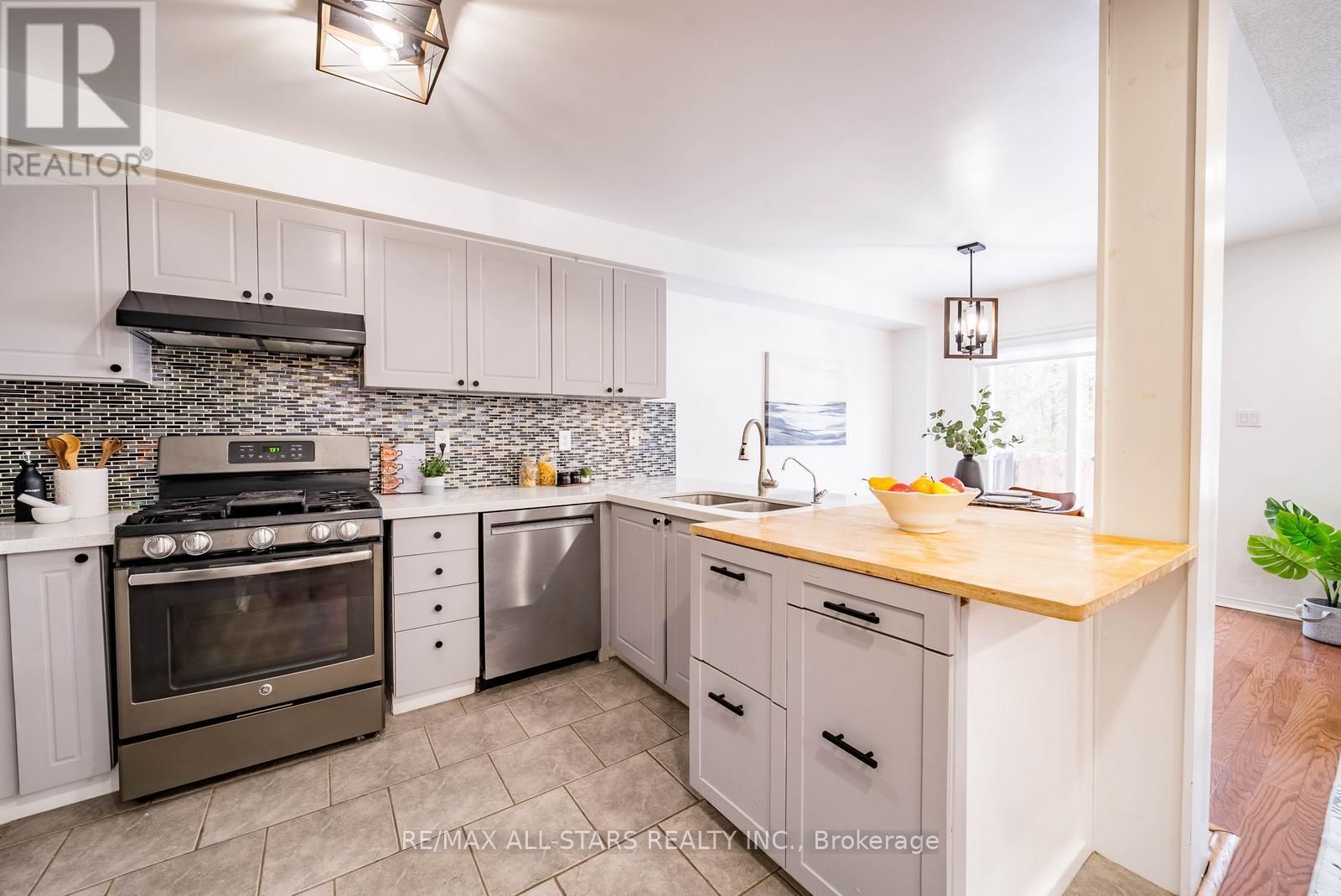 84 WILLOWAY Image 16