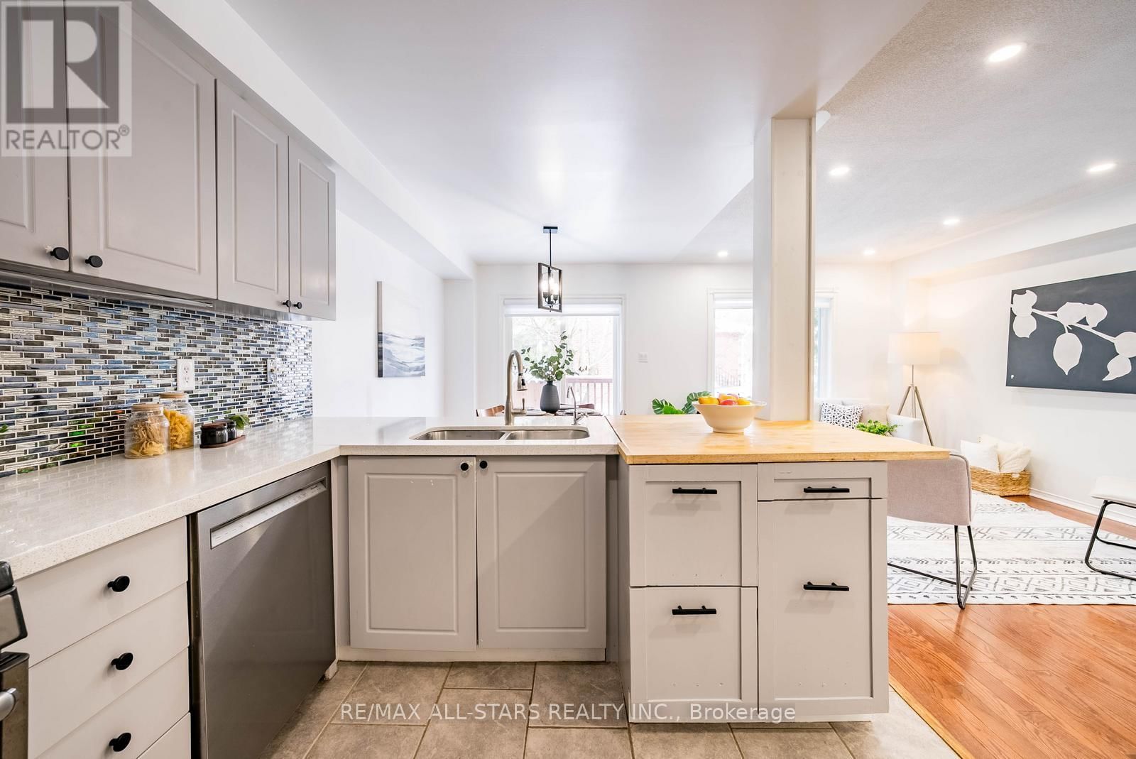 84 WILLOWAY Image 17