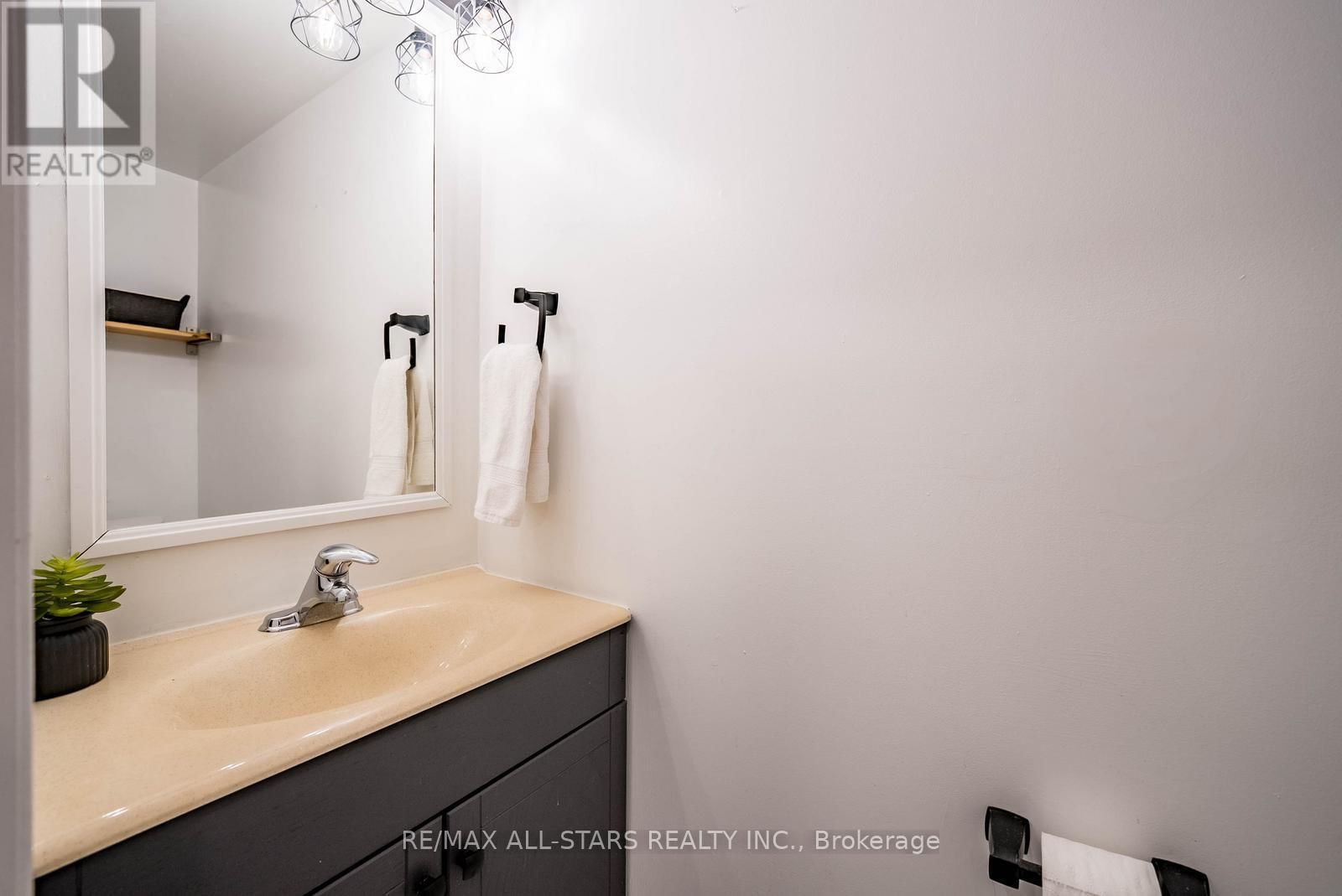 84 WILLOWAY Image 19