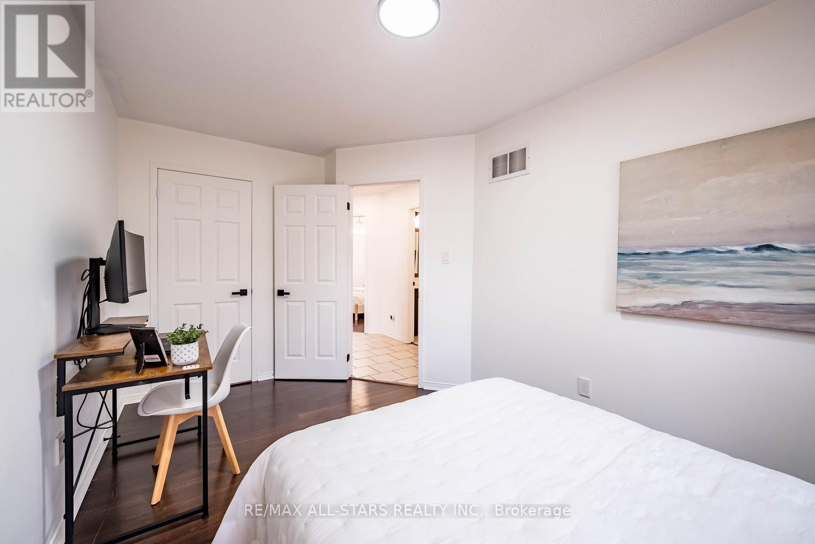 84 WILLOWAY Image 28