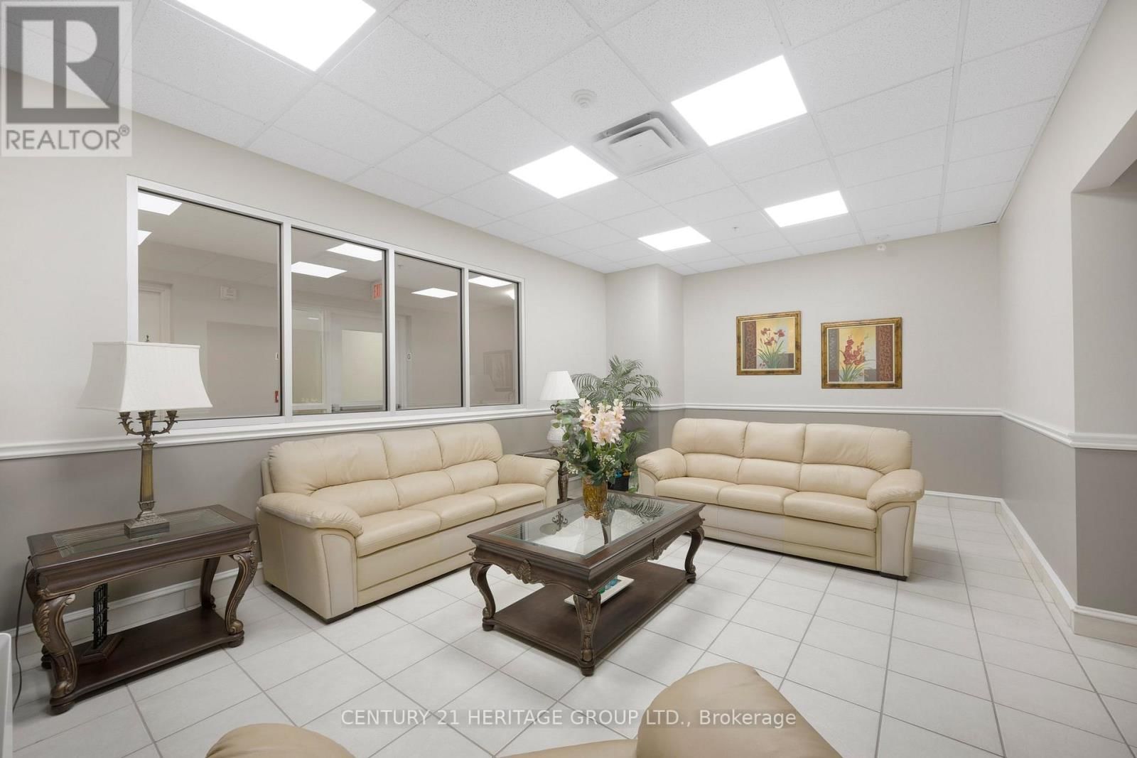 214 - 112 SIMCOE ROAD Image 27