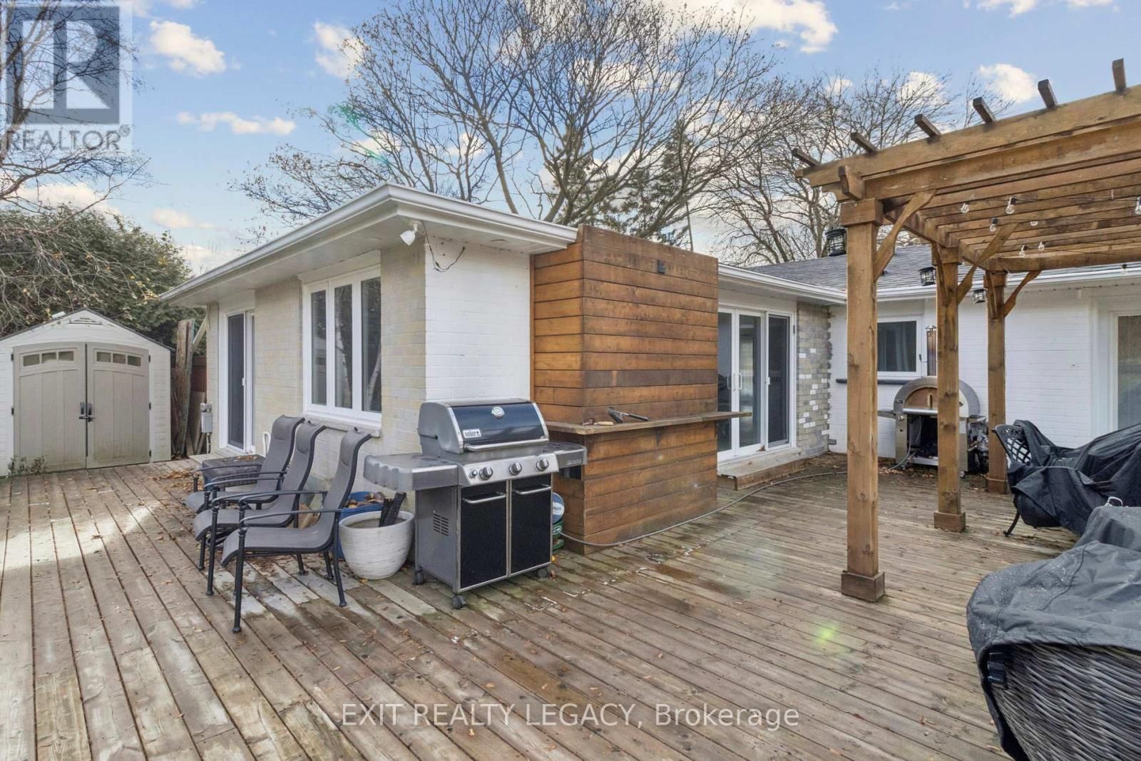 4 OAK COURT Image 41