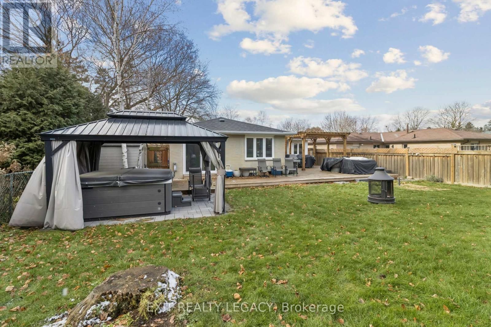 4 OAK COURT Image 46