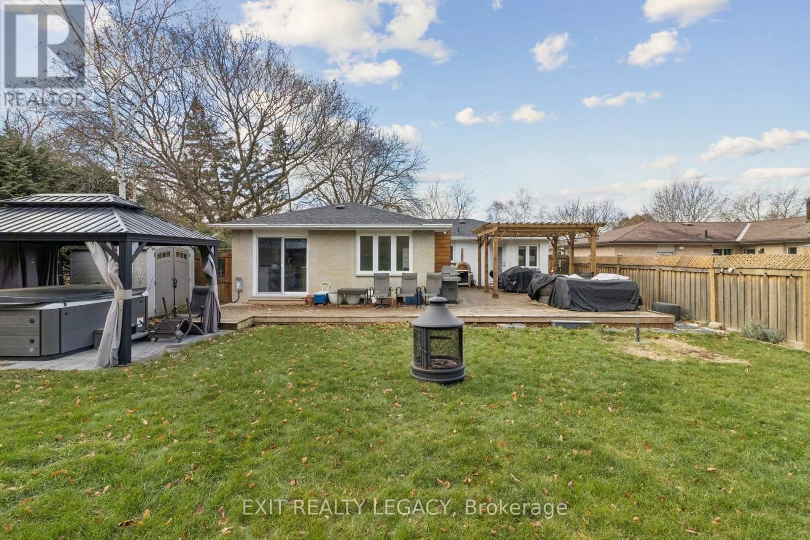 4 OAK COURT Image 47