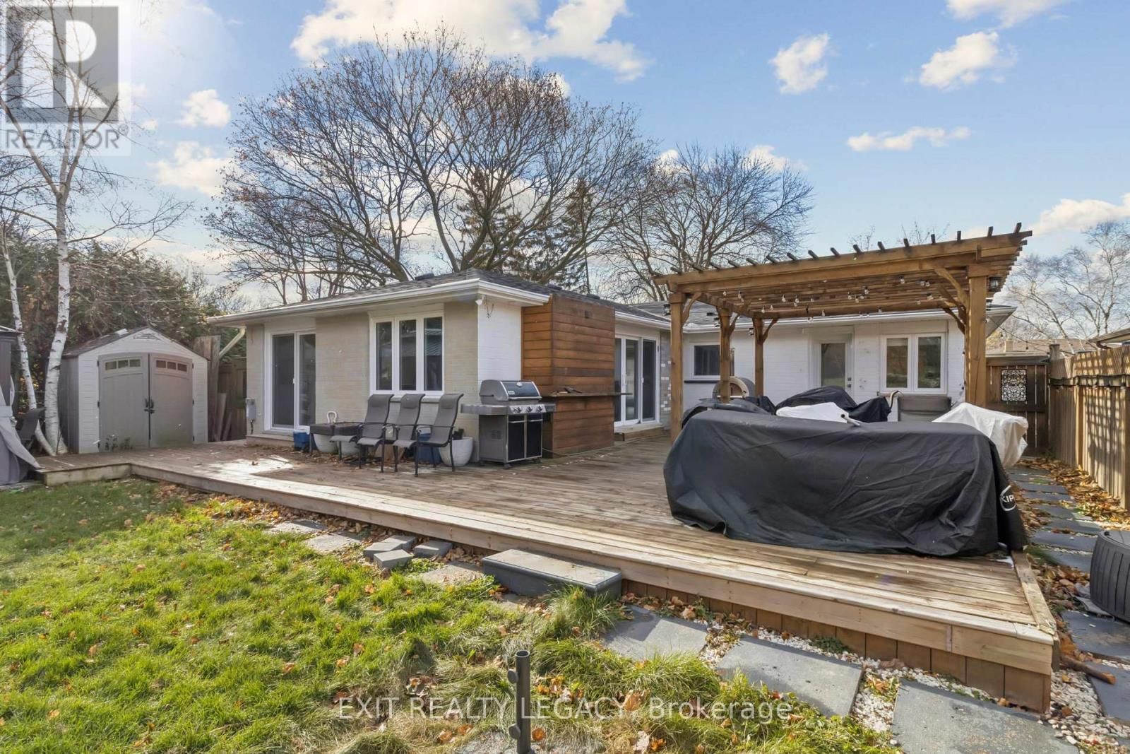 4 OAK COURT Image 48