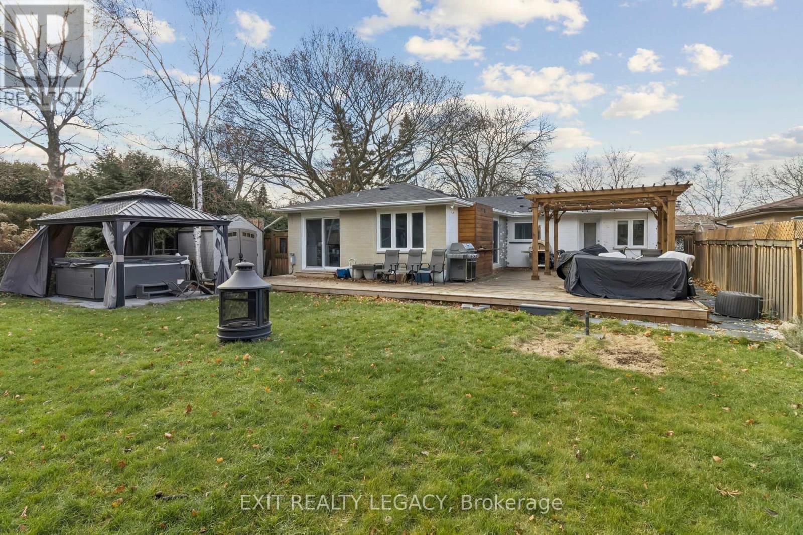 4 OAK COURT Image 49