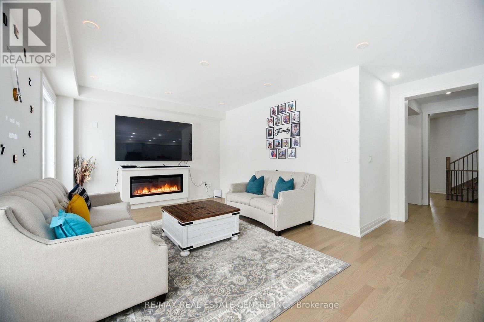 112 BLUEBIRD BOULEVARD Image 20