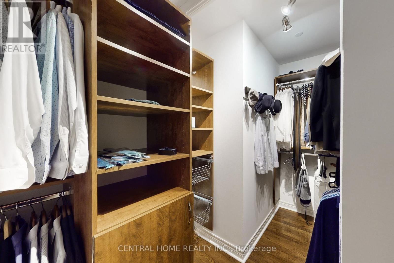 28 THEOBALD'S CIRCLE Image 22