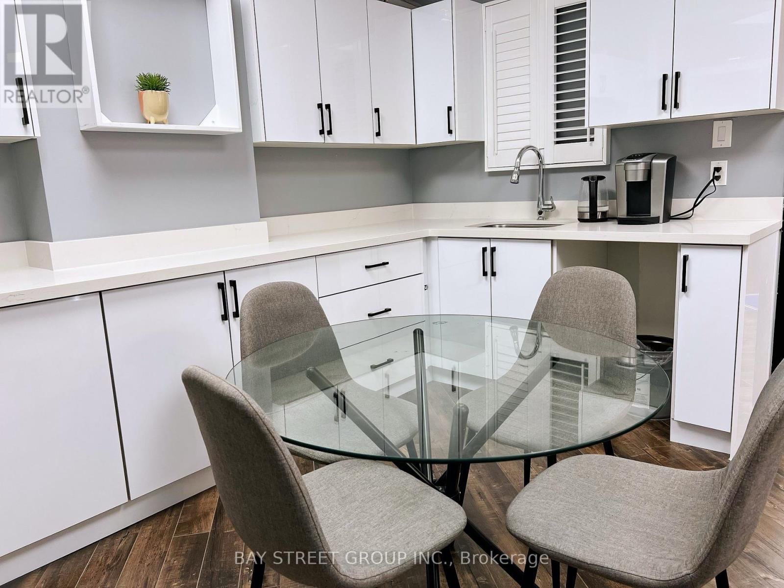 304 - 350 HIGHWAY 7 AVENUE EAST Image 11