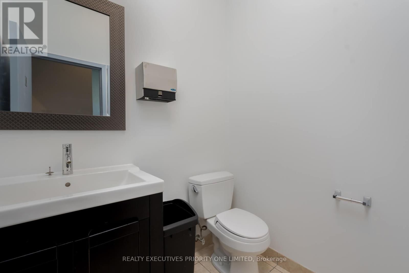 14 - 661 CHRISLEA ROAD Image 13